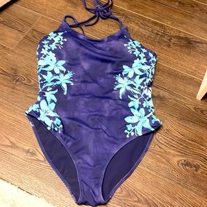 Athleta medium one piece with tags.